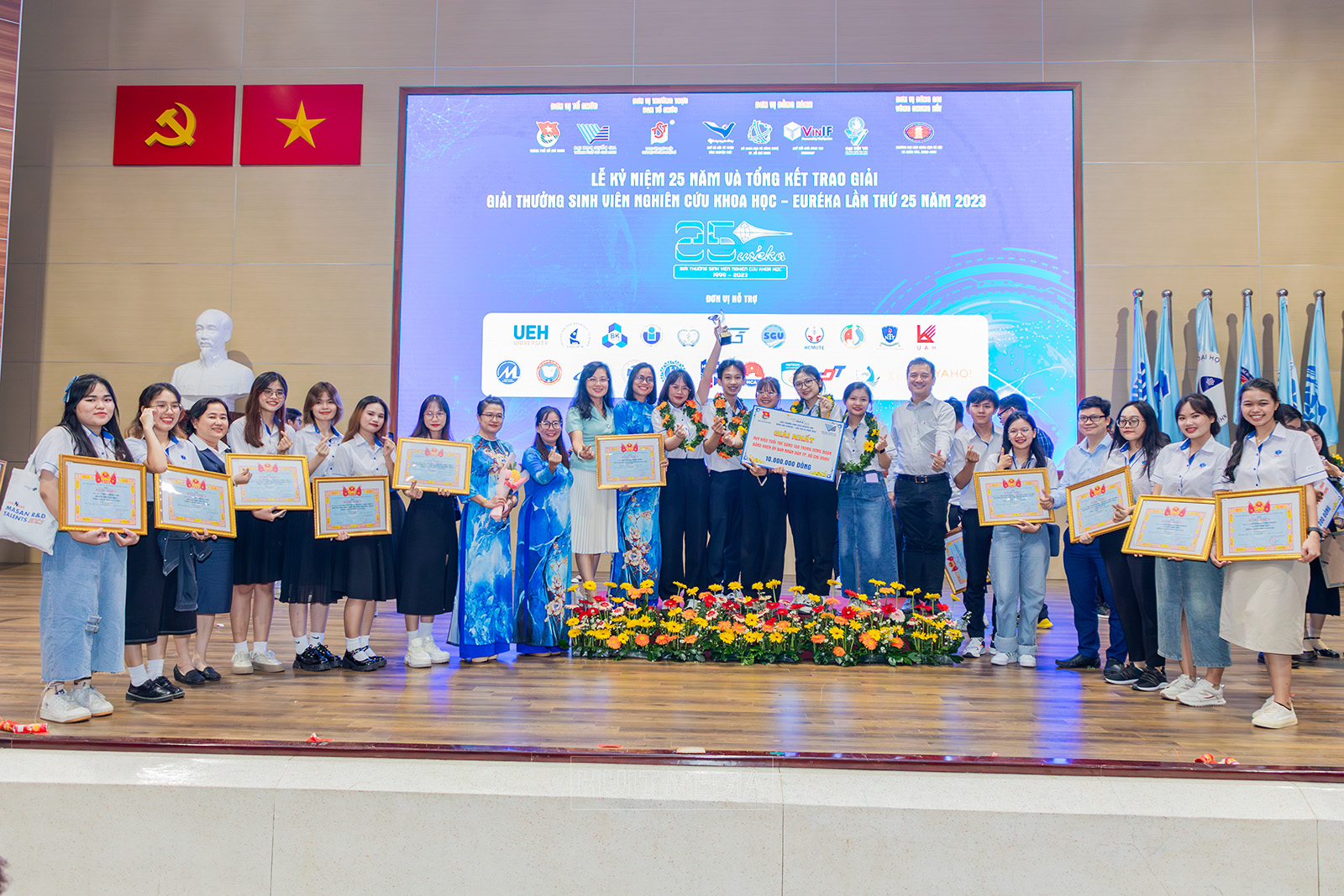 Sinh viên ĐH Công Thương TPHCM xuất sắc đạt giải Nhất Giải thưởng Sinh viên NCKH - Euréka lần thứ 25 năm 2023