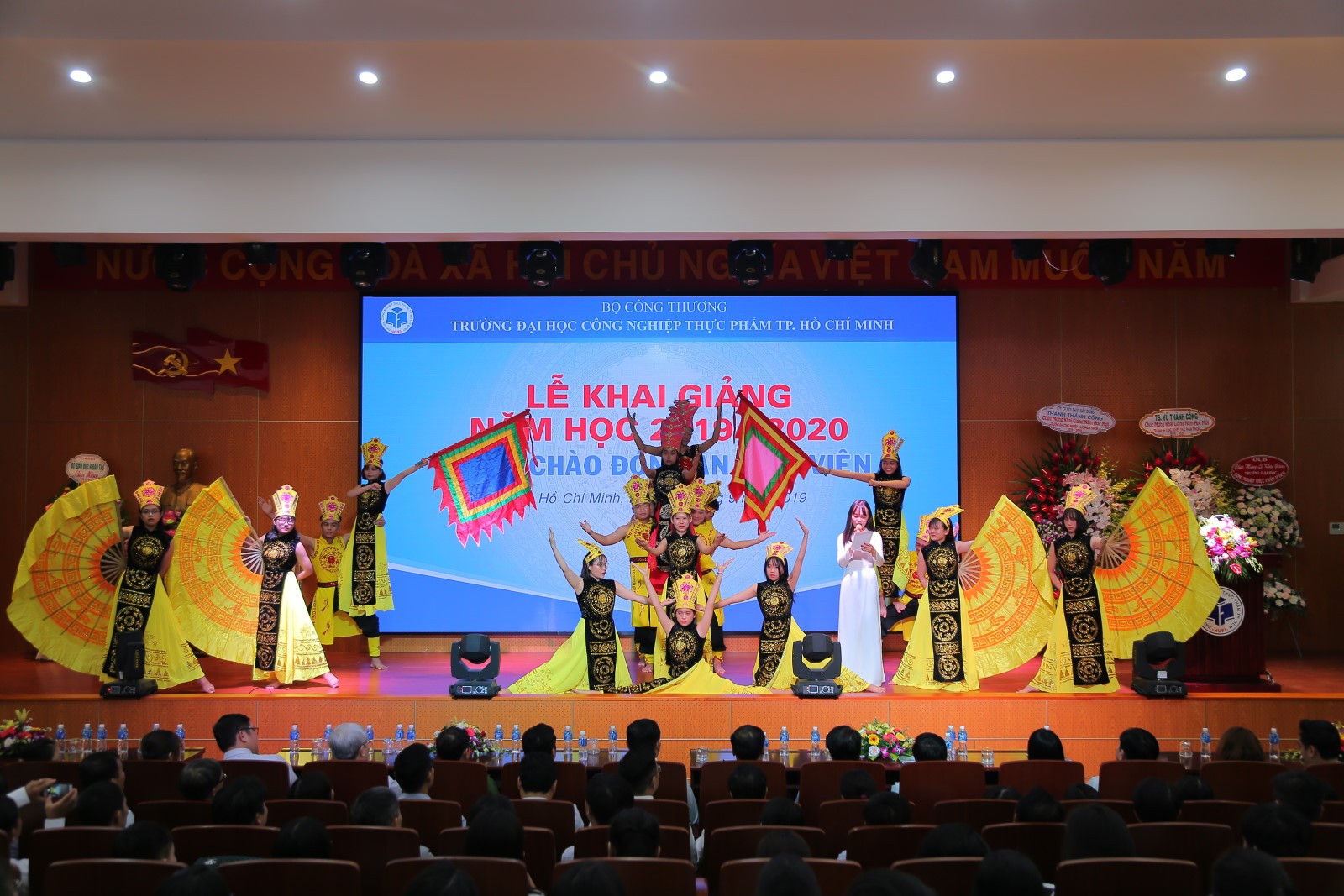 Thông báo số 910/TB-DCT v/v tổ chức Lễ khai giảng năm học 2020-2021 và chào mừng ngày Nhà giáo Việt Nam 20/11