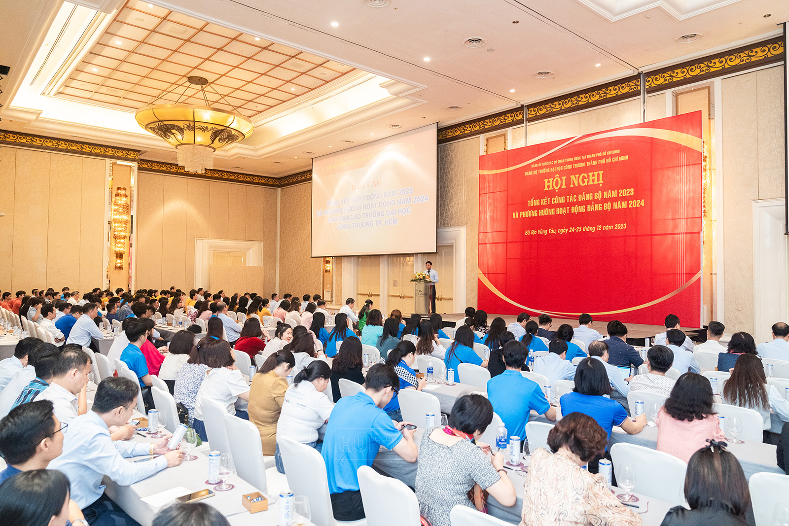 Đảng bộ Trường Đại học Công Thương TPHCM tổ chức Hội nghị Tổng kết và Tập huấn nghiệp vụ công tác Đảng năm 2023