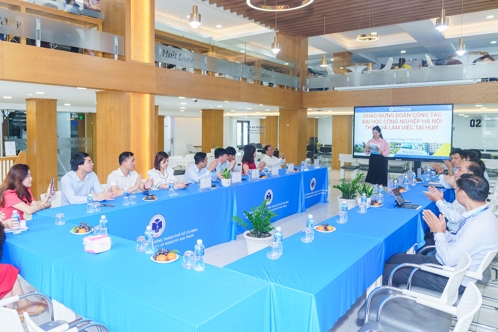 Đoàn cán bộ Trường Đại học Công nghiệp Hà Nội thăm và làm việc tại Trường Đại học Công Thương TP. Hồ Chí Minh
