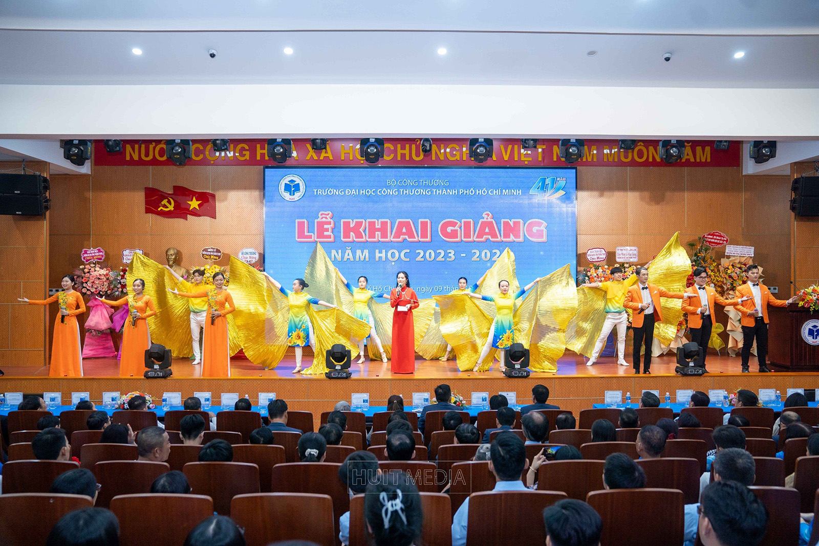 Rộn ràng Lễ Khai giảng năm học 2023-2024 Trường Đại học Công Thương TP. Hồ Chí Minh