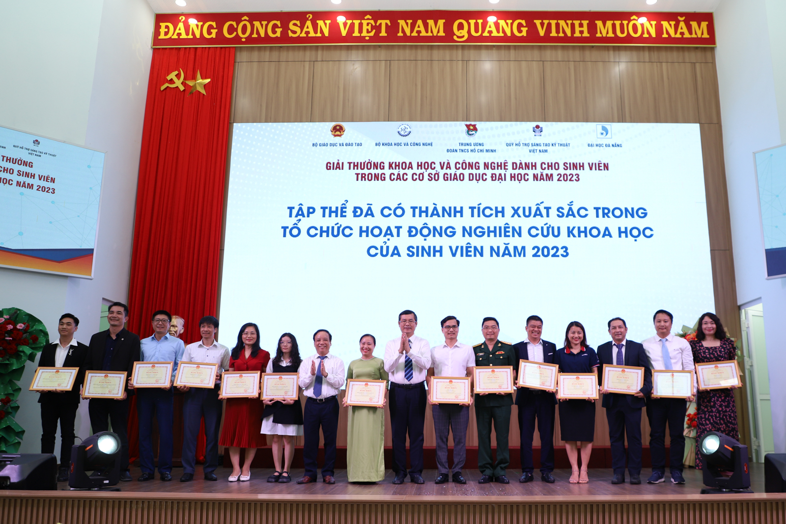 Trường Đại học Công Thương Thành phố Hồ Chí Minh xuất sắc đạt 01 giải Nhất, 01 giải Nhì, 02 giải Ba, 05 giải Khuyến khích tại Giải thưởng khoa học và công nghệ dành cho sinh viên trong các cơ sở giáo 