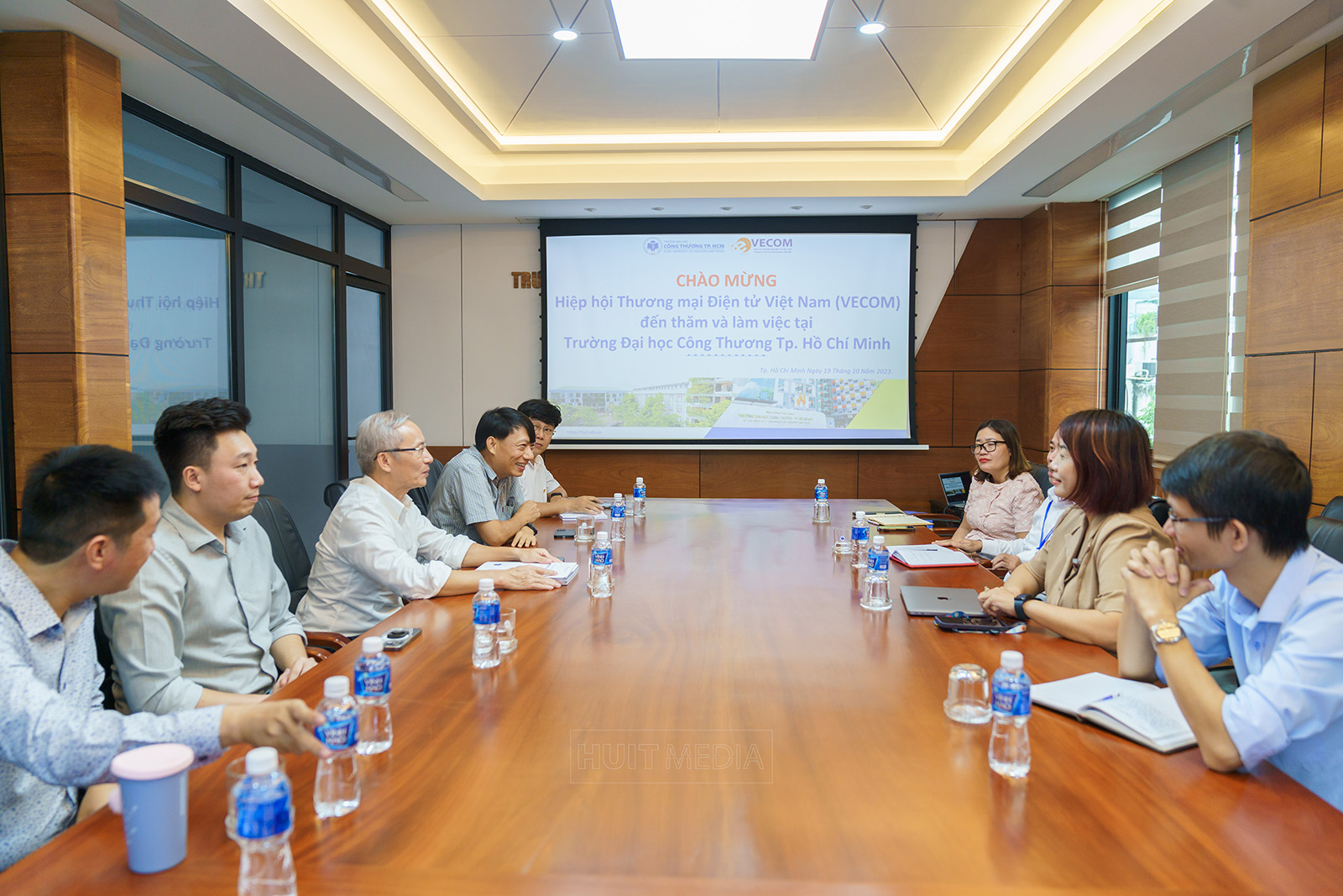 Trường Đại học Công Thương TP.HCM thắt chặt hợp tác với Hiệp hội Thương mại điện tử Việt Nam