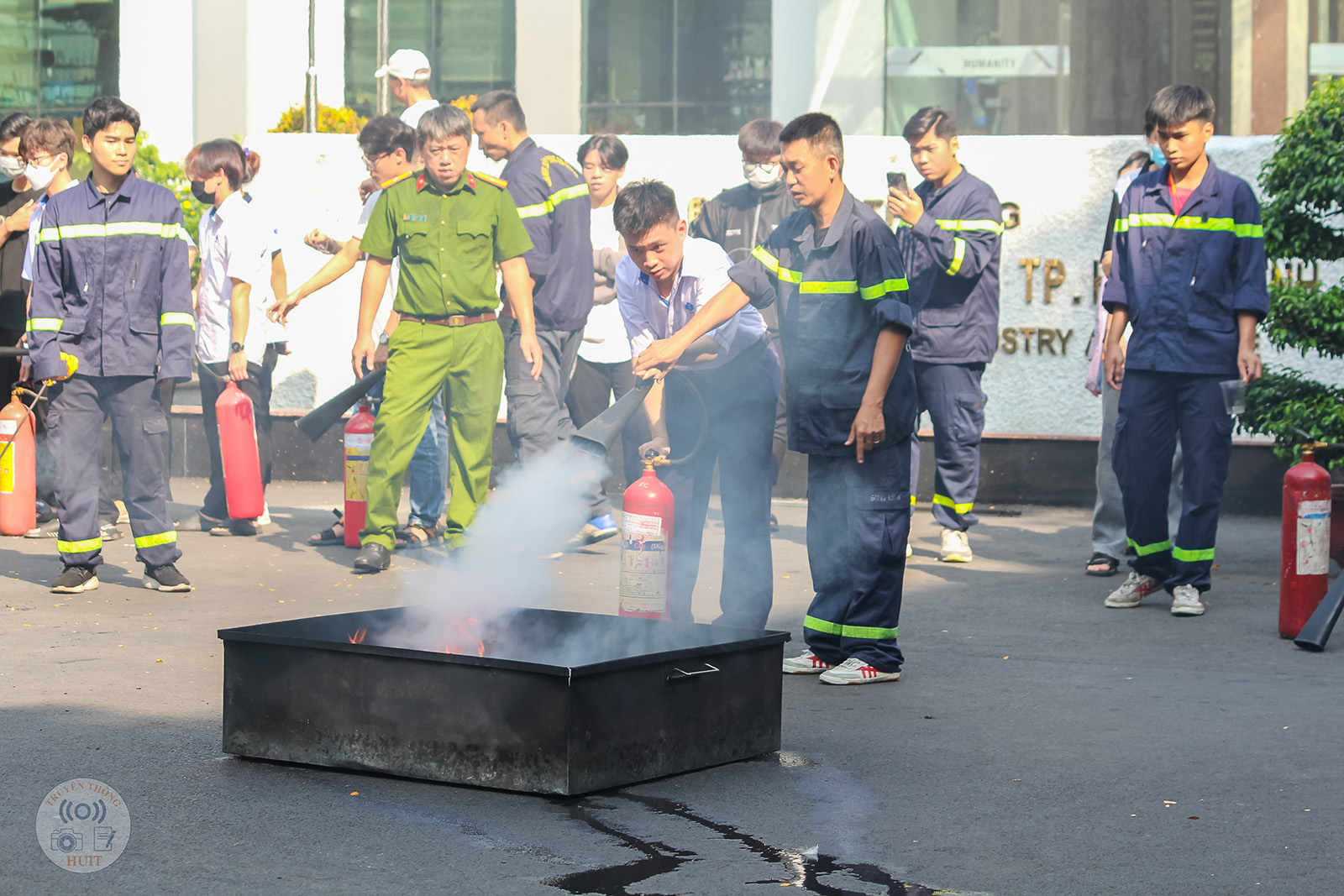 Trường Đại học Công Thương TP.HCM tích cực phối hợp với Công an quận Tân Phú trong công tác phòng cháy chữa cháy