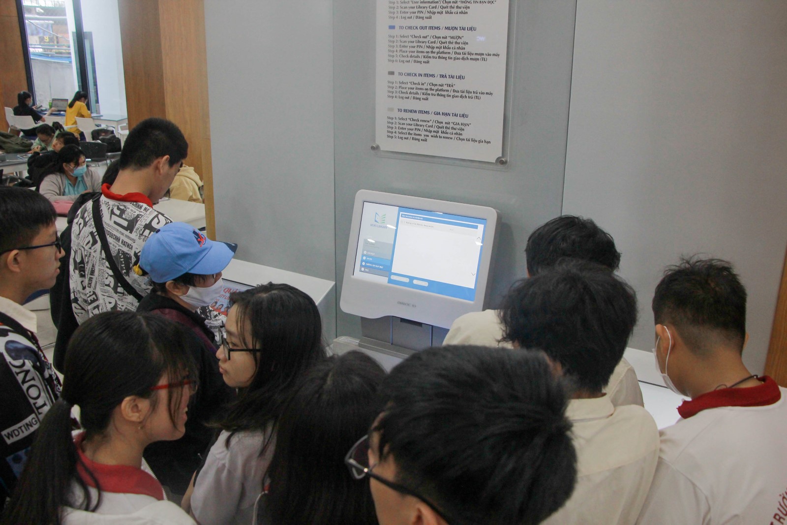 Trường ĐH Công nghiệp Thực phẩm TP.HCM đón tiếp đoàn học sinh trường THPT Việt Nhật đến tham quan Trường